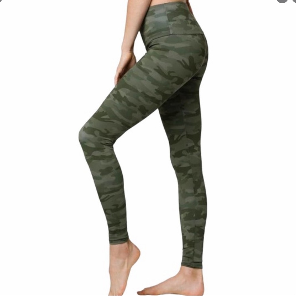 Onzie Flow Green Camo Leggings Size S/M High Rise